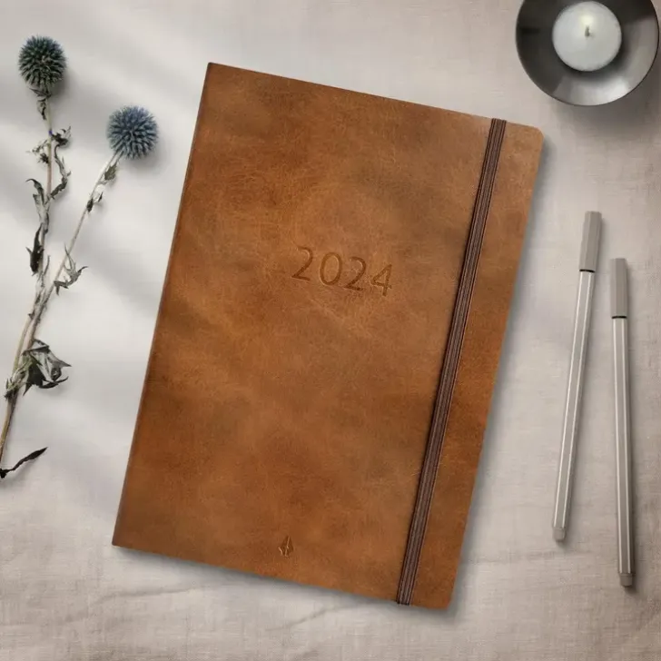 Burde Kalenteri 2024 Business Forma Deluxe Ruskea