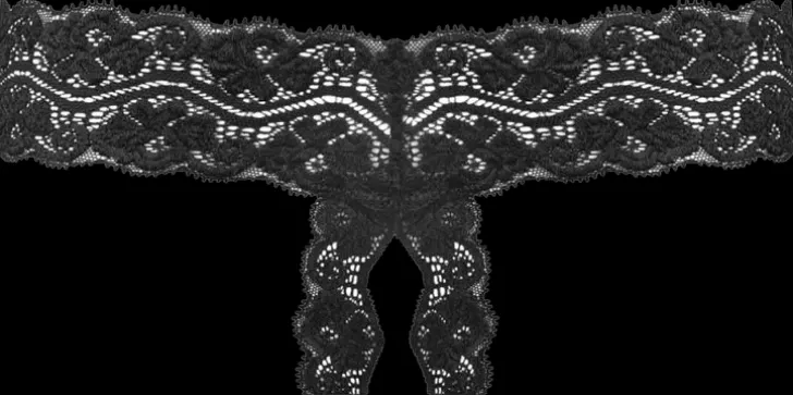 Kyra Avohaara Stringit S/M Black