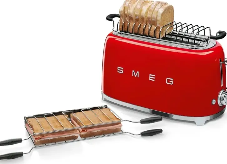 Smeg Tsf02Rdeu 4-Viipaleen Leivanpaahdin Punainen